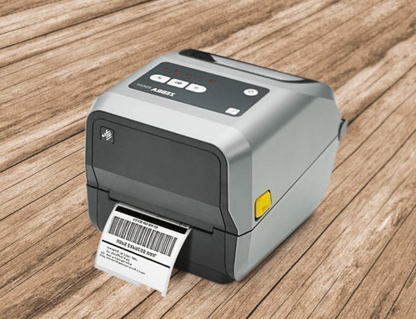 Aufkleber auf einer Rolle für den Drucker